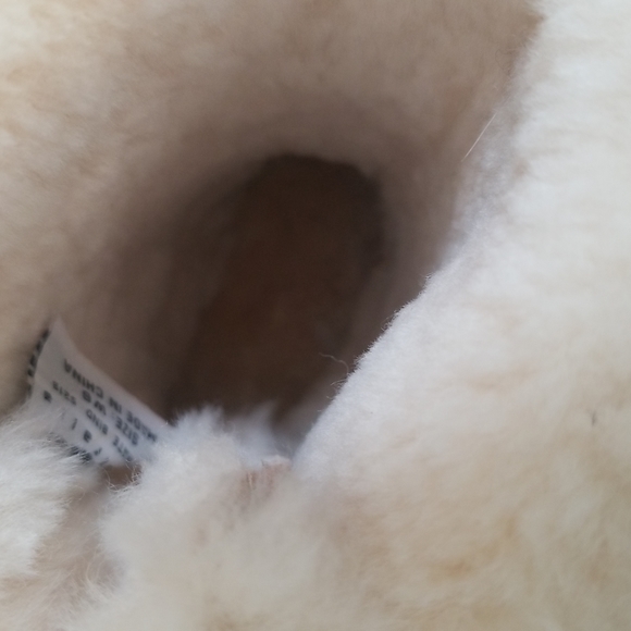 UGG Australia boot. Size Wide 6 - Picture 5 of 7